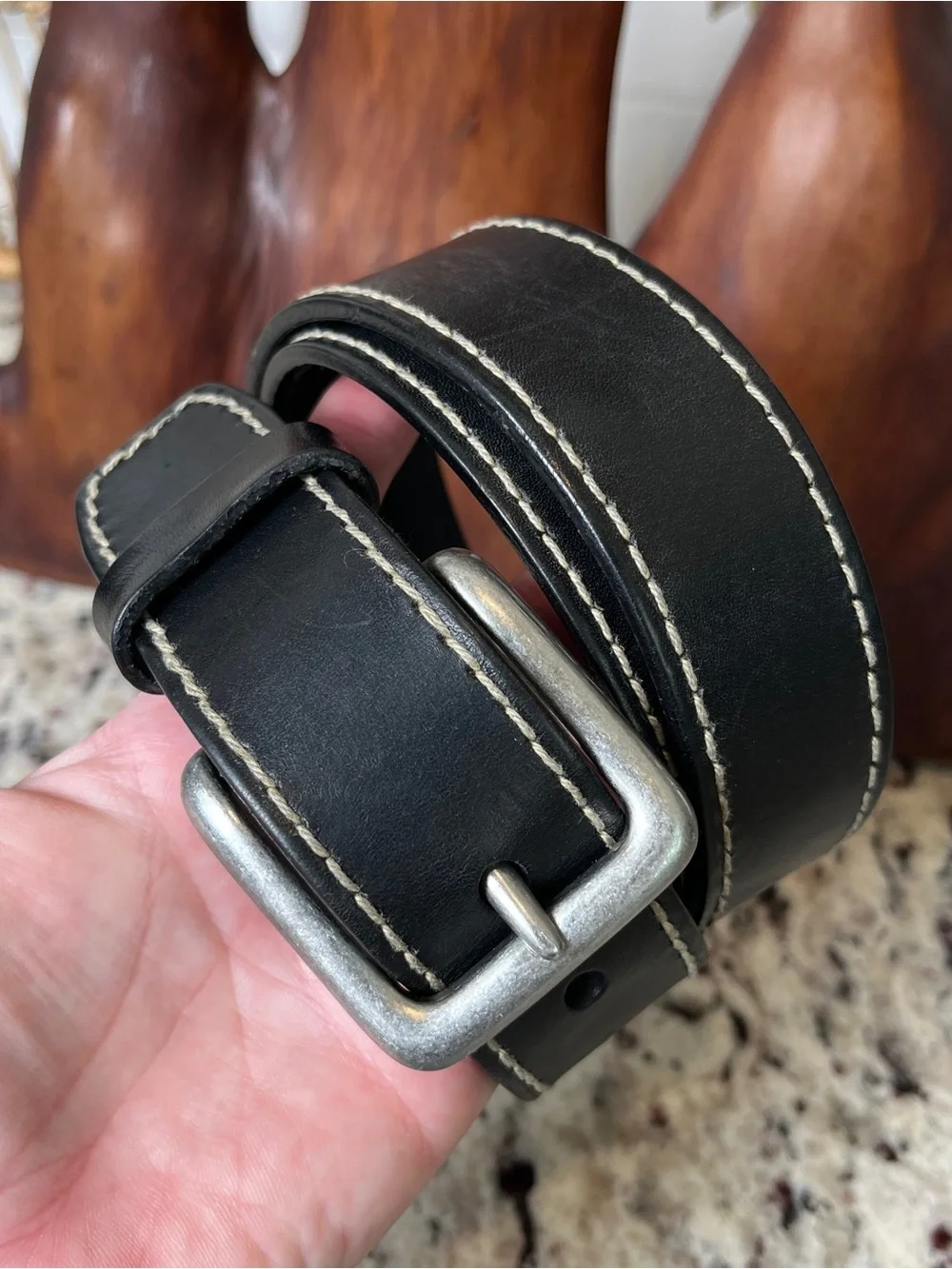 Vintage Banana Republic Men's Leather Belt with Contrasting Stitching